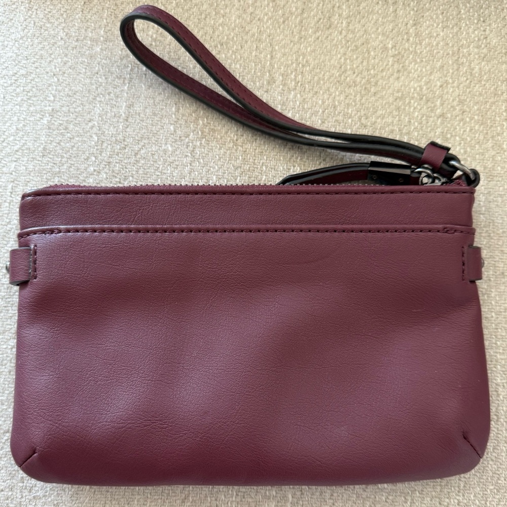 Simply Vera by Vera Wang 🔮Burgundy Wristlet 🔮 NEW WITHOUT TAGS - Picture 4 of 9